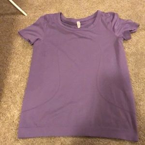SWIFTLY TECH relaxed fit LULULEMON shirt